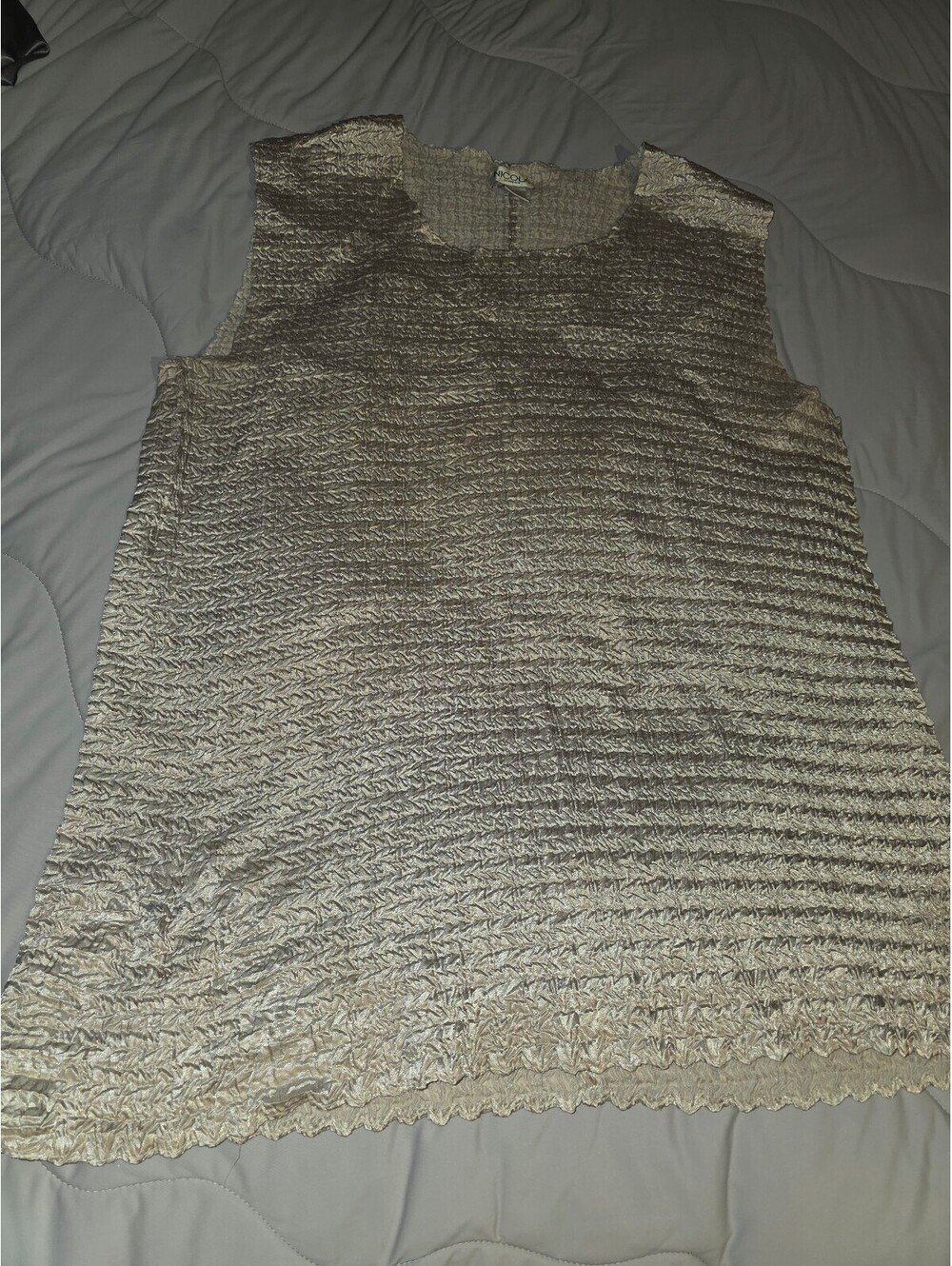 Y2K popcorn STRETCHY textured fabric top 3X. Nicola Woman